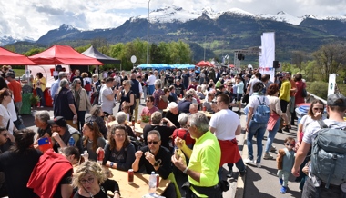 Tausende von Besucherinnen und Besucher beim Fest zum Zollvertrag