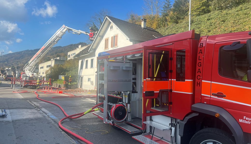 Leerstehendes Haus in Brand – Polizei vermutet Brandstiftung