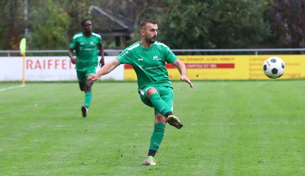 Enis Domuzeti traf gegen den FC Teufen vom Elfmeterpunkt aus.