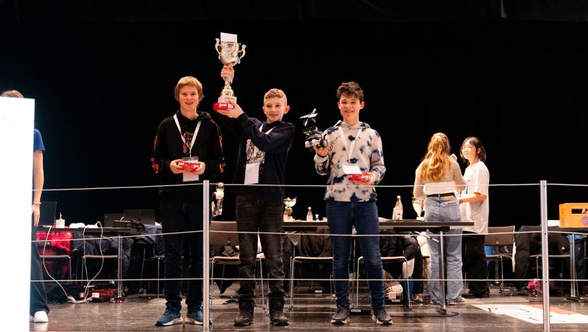 Das Siegerteam der Oberstufe Walenstadt: von links: Yan Beeler, Joël Manhart und Elias Vogler.