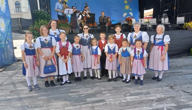 Kindertanzgruppe tanzte am Trachtenfest in Zürich