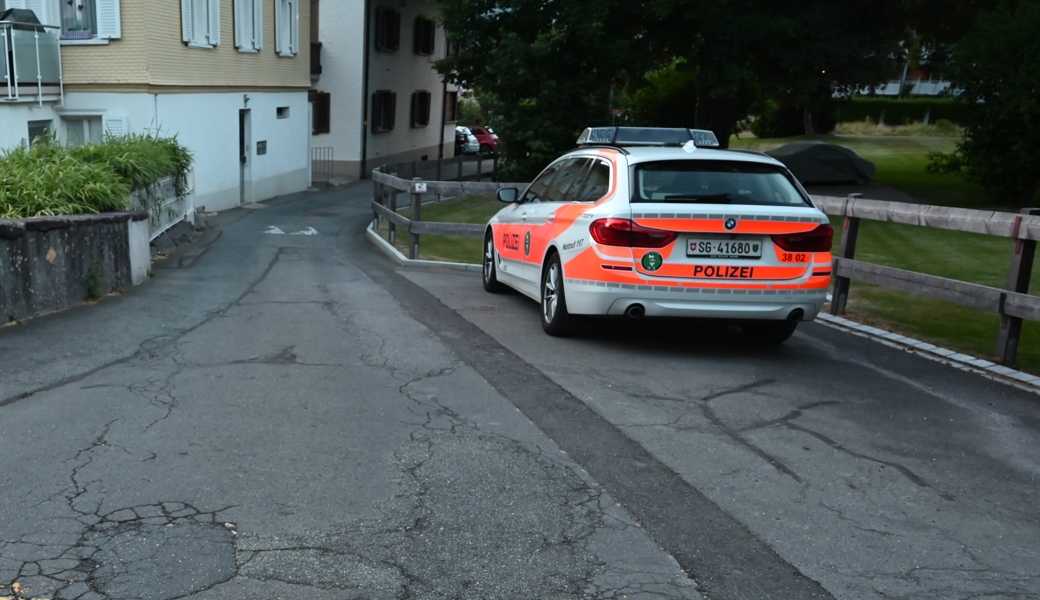 Ein Mann stürzte mit dem E-Scooter. 