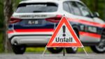 Velofahrer auf Kreuzung mit Auto zusammengestossen: verletzt