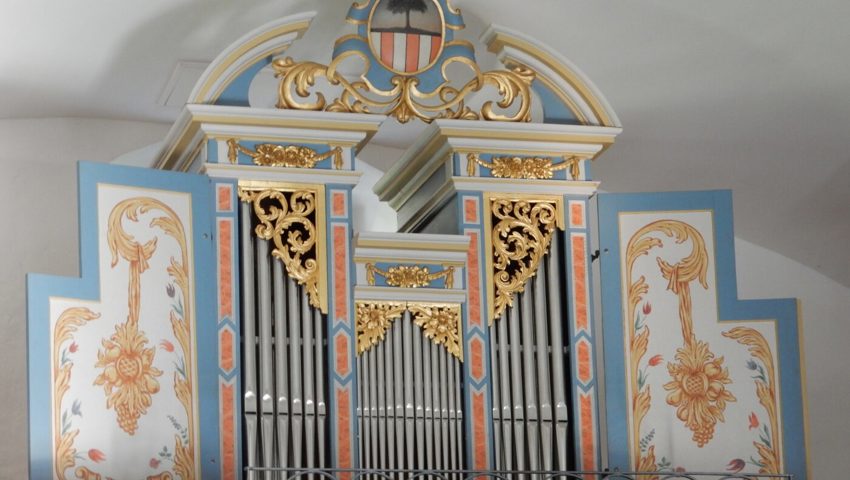  Die Orgel in der Kirche Sax wurde einst für die Kirche Grüsch gebaut. 