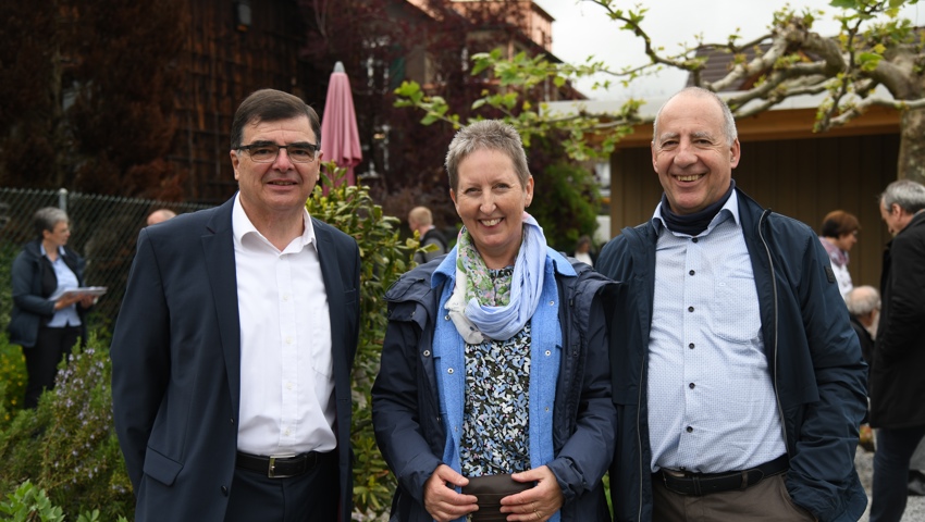  Von rechts: Stiftungsratspräsident der Stiftung Marai, Herbert Raimann, Zentrumsleiterin Margrit Raimann, und Stiftungsratsmitglied Josef Signer. 