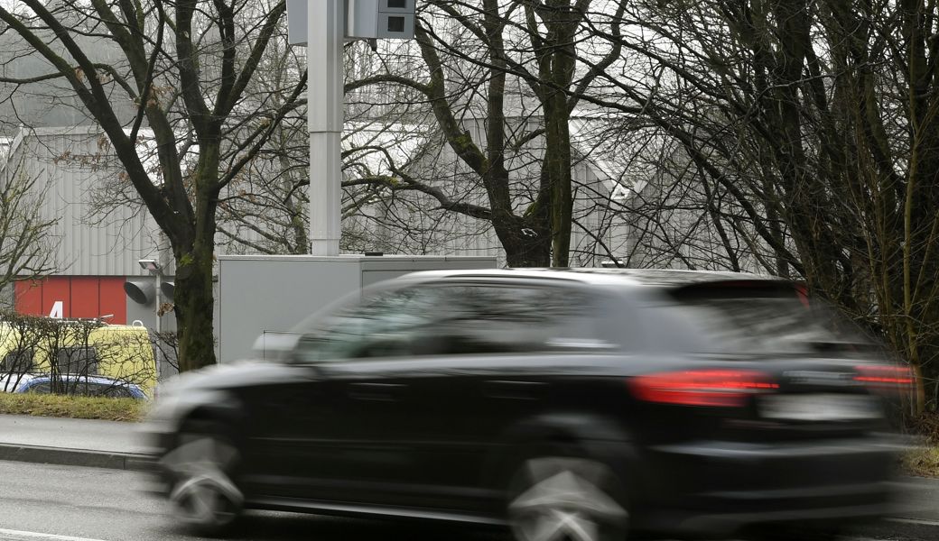 Radaranlage steht an der Hauptstrasse