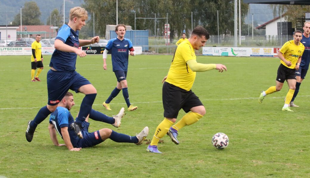  Elduan Isufi hat seine letzten Gegenspieler stehen gelassen und wird gleich das 1:0 für den FC Sevelen erzielen. 