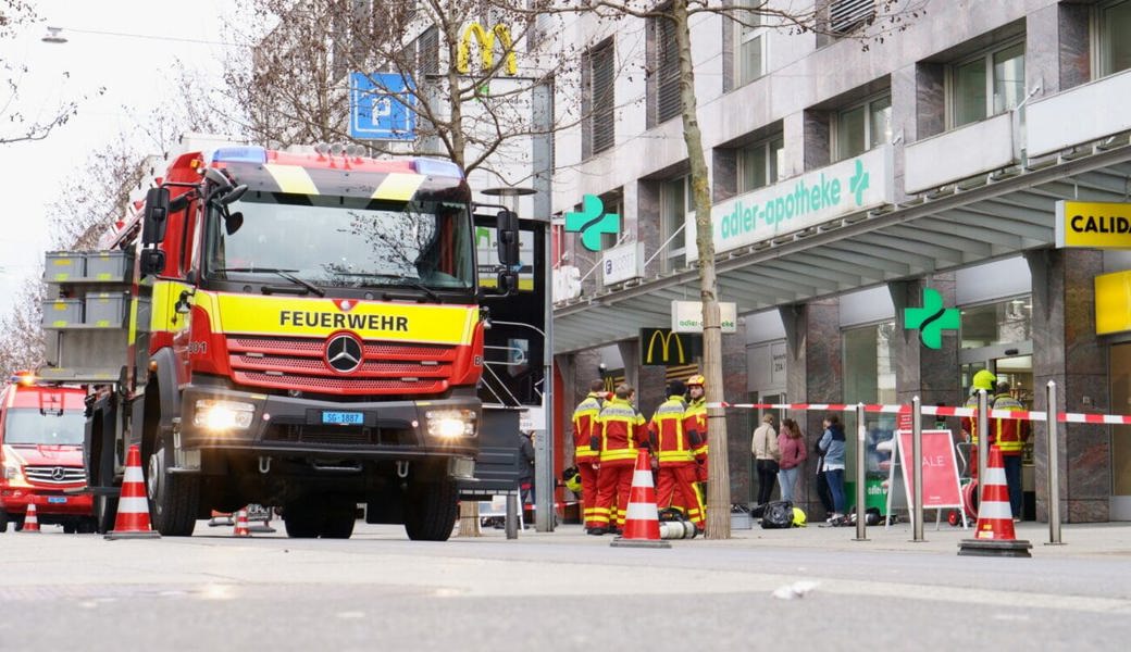  Die Brandmeldeanlage im Geschäft löste automatisch aus. Darauf machten sich die Einsatzkräfte auf den Weg.