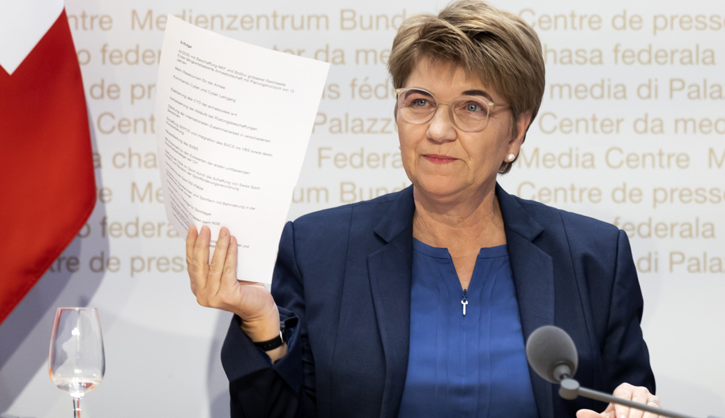 Bundesrätin Viola Amherd gab während einer Medienkonferenz in Bern ihren Rücktritt bekannt.