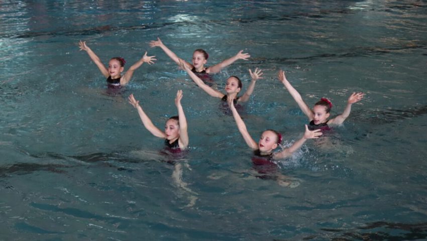  Von Klein auf werden die Synchronschwimmerinnen beim SC Flös Buchs zwar sportlich gefordert, aber stets in einem gesunden Mass. 