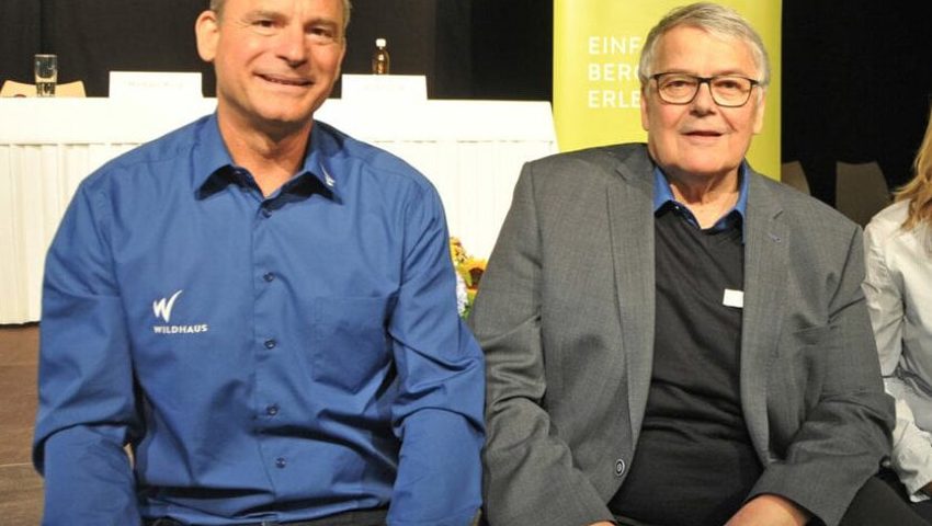  10. September: Jack Rhyner (rechts) tritt als VR-Präsident der Bergbahnen Wildhaus AG zurück, sein Nachfolger wird Armin Rohner (links).