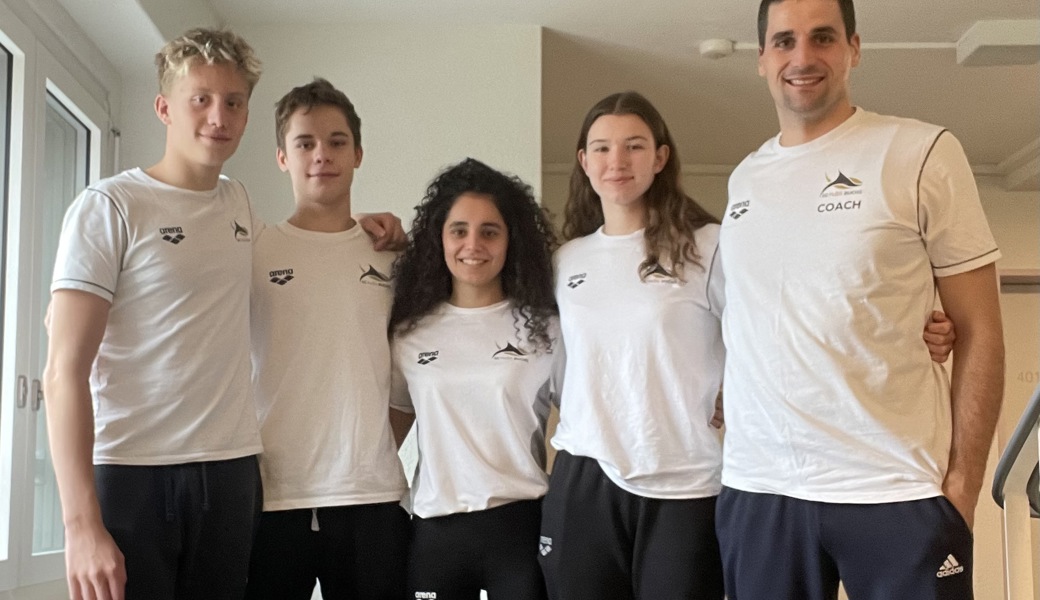 Levente Nagypál, Lukas Strojny, Adriana Azzarone, Leonie Menzi und Coach Milan Stojilkovic (von links). 