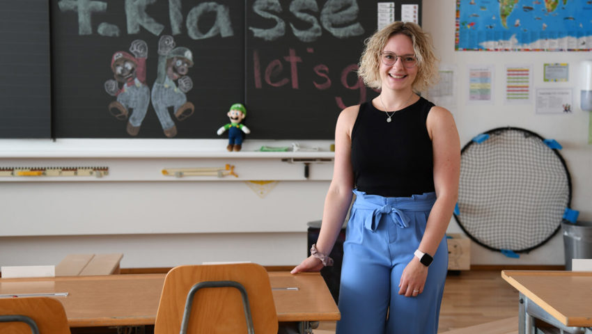  Alessia Rothenberger unterrichtet eine 4. Klasse in der Primarschule Räfis. Bilder: Corinne Hanselmann