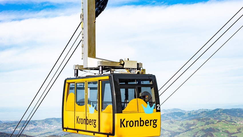 Bereits von der Seilbahn aus reicht die Aussicht weit.