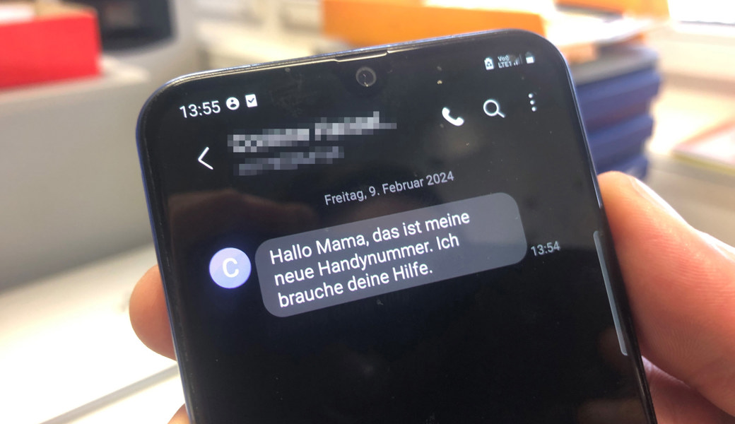 Betrüger nahmen per SMS Kontakt auf.