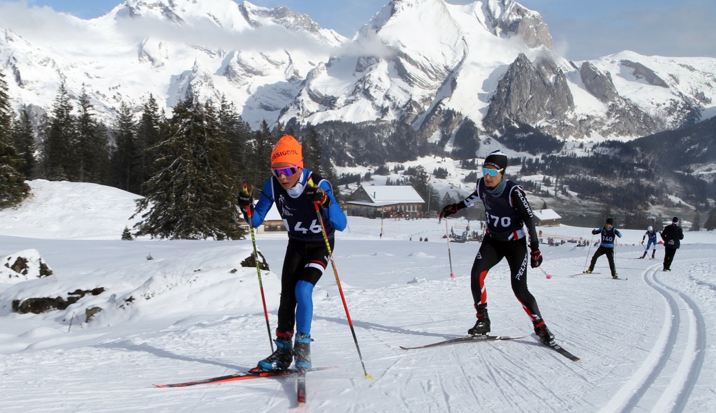 Pascal Eigenmann, Ines Diezig, Pascal Gmür und Fabio Rüthemann im Gleichschritt im Aufstieg (von links).