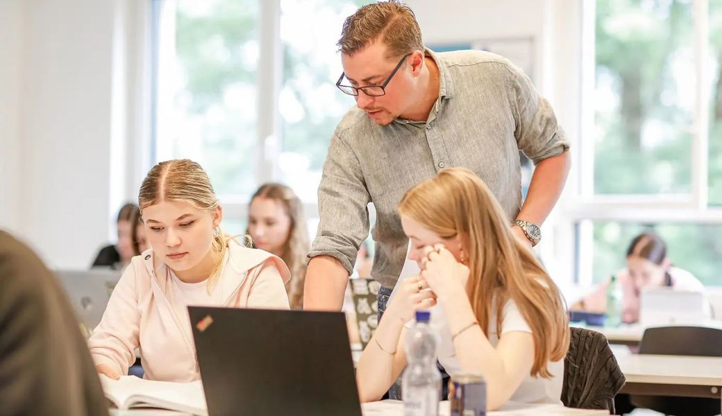 St.Galler Schulen erlauben KI für Abschlussarbeiten