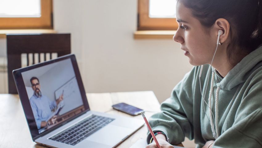 Alle Fächer werden online unterrichtet.