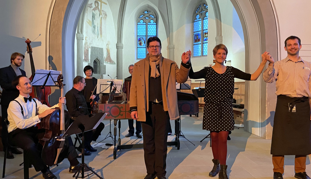 Die in der Reformierten Kirche Sennwald spektakulär in Szene gesetzte Kaffeekantate von Johann Sebastian Bach begeisterte das Publikum.