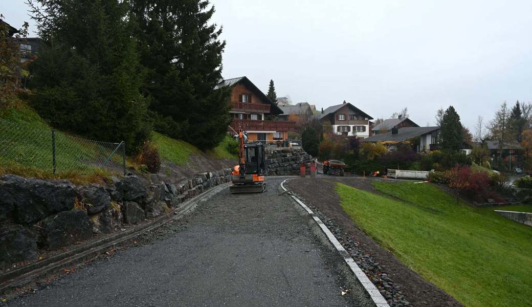 Bei Strassenplanierungsarbeiten in Gams ereignete sich ein Unfall. 