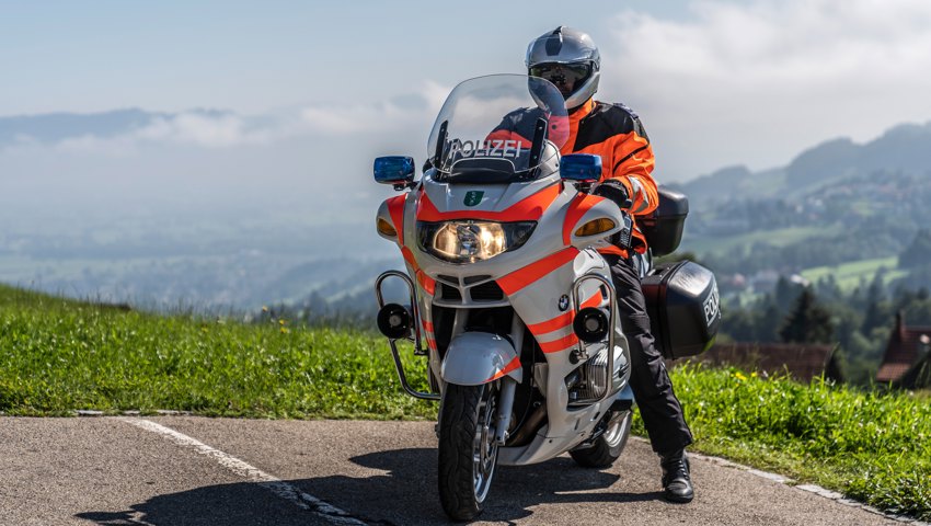 Die neuen Motorräder lösen elf Vorgängermodelle des Typs BMW F 650 GS und BMW R 1150 RT (Bild) ab.