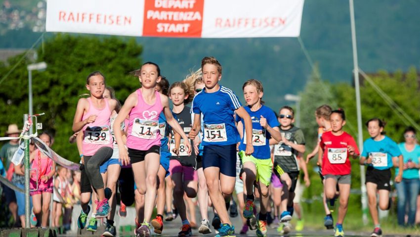  Die beliebten Kinderläufe finden rund um das Schulhaus Unterdorf in Grabs statt. 