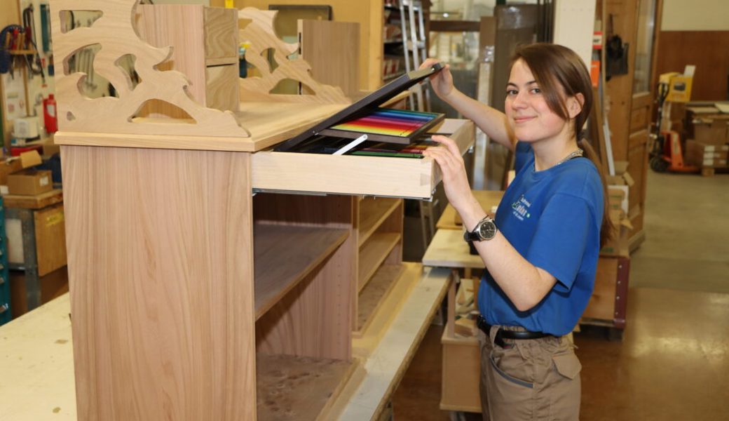  Geraldine Bircher arbeitet seit Anfang Januar jeden Samstag an ihrem Beitrag für den Schreinerlehrlingswettbewerb. Die besten Werkstücke werden vom 20. bis 24. April an der Offa in St. Gallen ausgestellt. 