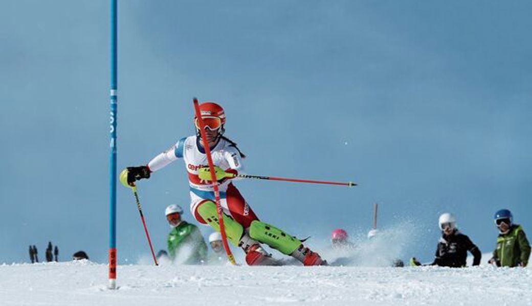  Die Gamser B-Kader-Skirennfahrerin Lorina Zelger hat sich im Weltcup vor drei Wochen den Zeigefinger gebrochen. Nun ist sie wieder fit. 