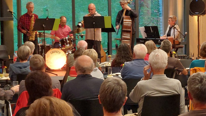 Die Jazzcombo Funtastic: Hanspeter Thurnherr, David Sutter, Heinz Stäheli, Daniel Saluz und Irene Stäheli (von links).