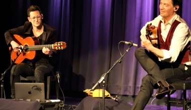 Ein musikalisches Feuerwerk mit Gitarren im Werdenberger Kleintheater Fabriggli