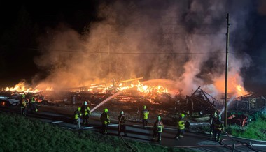 Scheune wurde ein Raub der Flammen