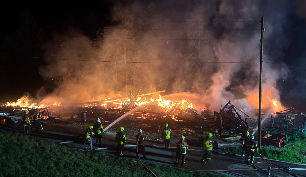 Scheune wurde ein Raub der Flammen