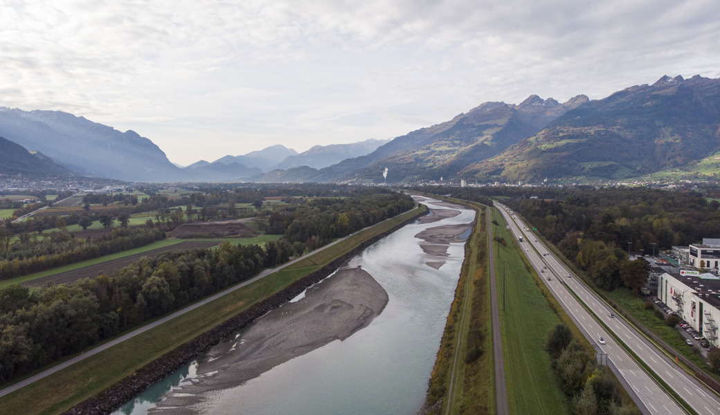 Zwischen den Eignungsgebieten im Werdenberg und im Fürstentum liegt nur der Rhein. Dennoch ergeben die Hochrechnung völlig unterschiedliche Werte.