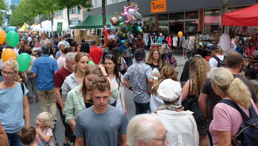  27. August: Das Buchserfest in seiner 38. Auflage vereint einmal mehr Tausende von Menschen aus Nah und Fern für unbeschwerte Stunden im Buchser Zentrum. 