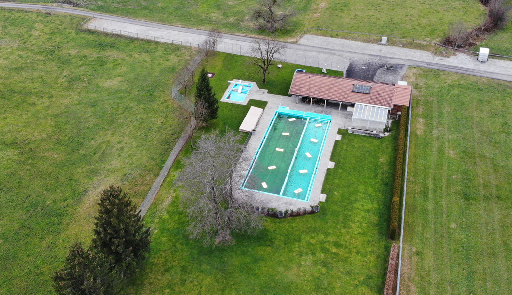 Das Schwimmbad Salez – hier im «Winterschlaf» – soll umgebaut werden.