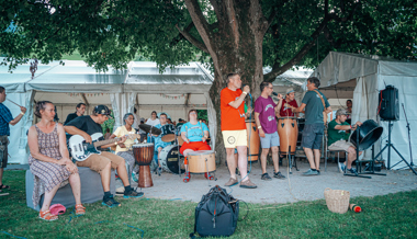 Das Lukashaus feierte Sommernachtsfest und weihte den Pavillon ein