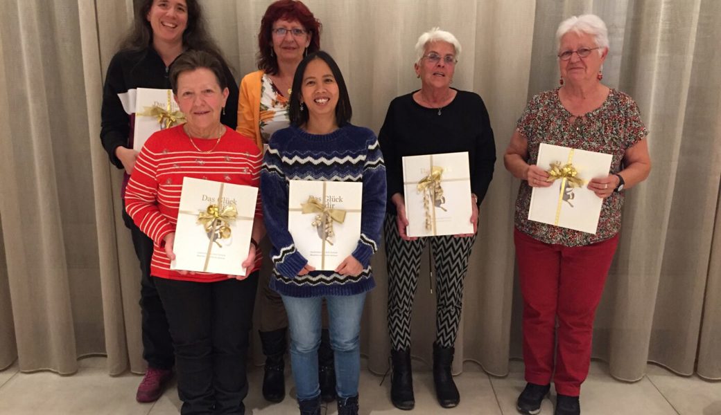  Die Geehrten (von links): Seraina Kuhn (5 Jahre), Doris Frischknecht (10 Jahre), Carmen Stingelin (5 Jahre), Lilis Niedermann (5 Jahre), Susanna Keller (5 Jahre), Vreni Eggenberger (10 Jahre). 