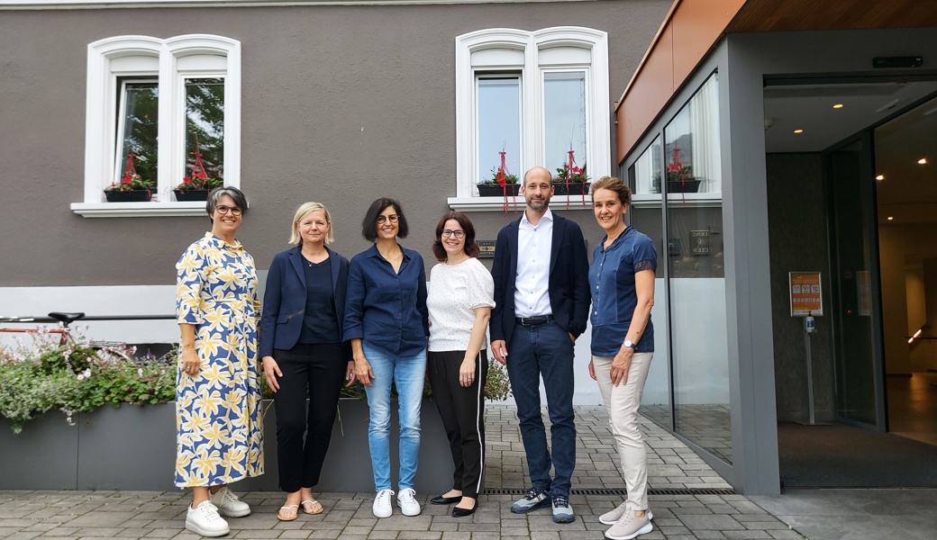 Sabina Saggioro, Präsidentin, Dorothée Röschl, Psychomotoriktherapeutin, Mariella Kocher, Ergotherapeutin und Teamleitung Mels, Judith Rupp, Gesamtleitung, Samuel Hanselmann, Schulratspräsident und neu im Vorstand, Carla Weismann, Ergotherapeutin.