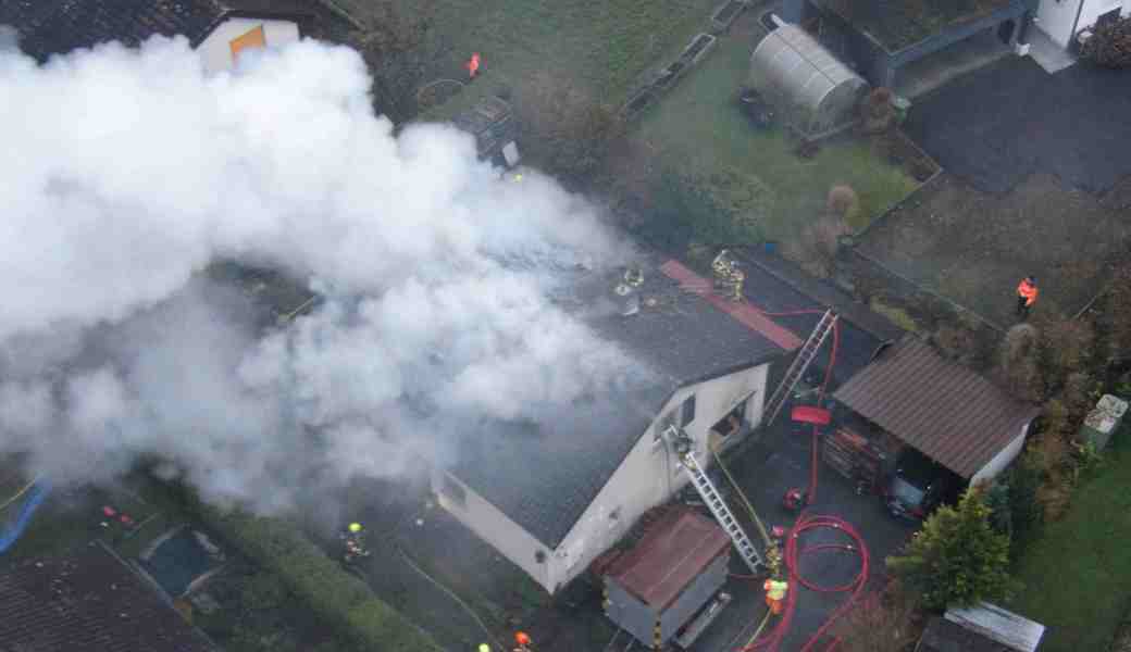 Rund 80 Feuerwehrangehörige waren im Einsatz.