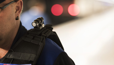 Für mehr Sicherheit: SBB-Transportpolizei trägt ab September Bodycams