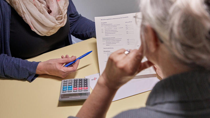  Anhaltend hohe Fallzahlen: Die Coronakrise hat den sogenannten Working Poor finanziell und psychisch zugesetzt. 