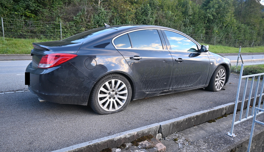 Am Auto entstand Sachschaden. Das Kind auf dem Velo fuhr allerdings unbeirrt weiter.