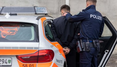 Erwischter Langfinger bespuckt und beisst Polizisten