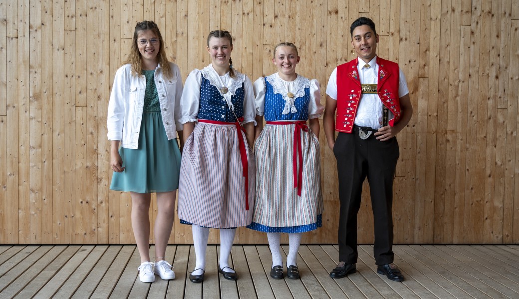 Die Absolventen aus dem Werdenberg (links, von links): Heidi Erni (Sevelen), Johanna Franziska Kramer (Gams), Susanne Schoch (Sevelen) und Christopher Hans Eggenberger (Frümsen). Es fehlt: Tim Tinner (Sax).