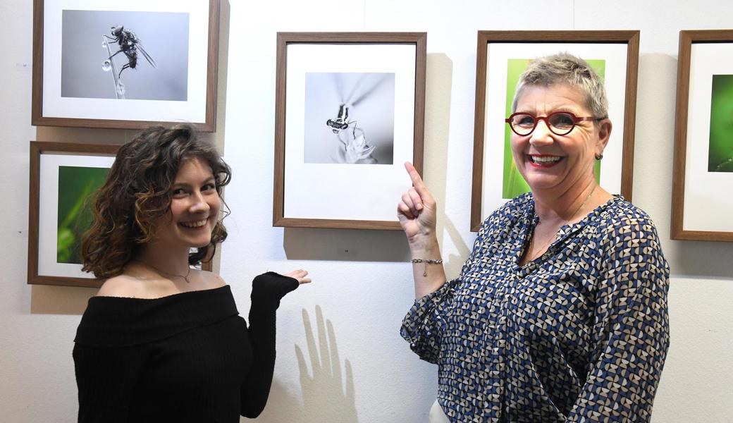 Malen mit der Kamera und mit Farbstiften: Eine Ausstellung von Doris Lippuner und Eva Schepel