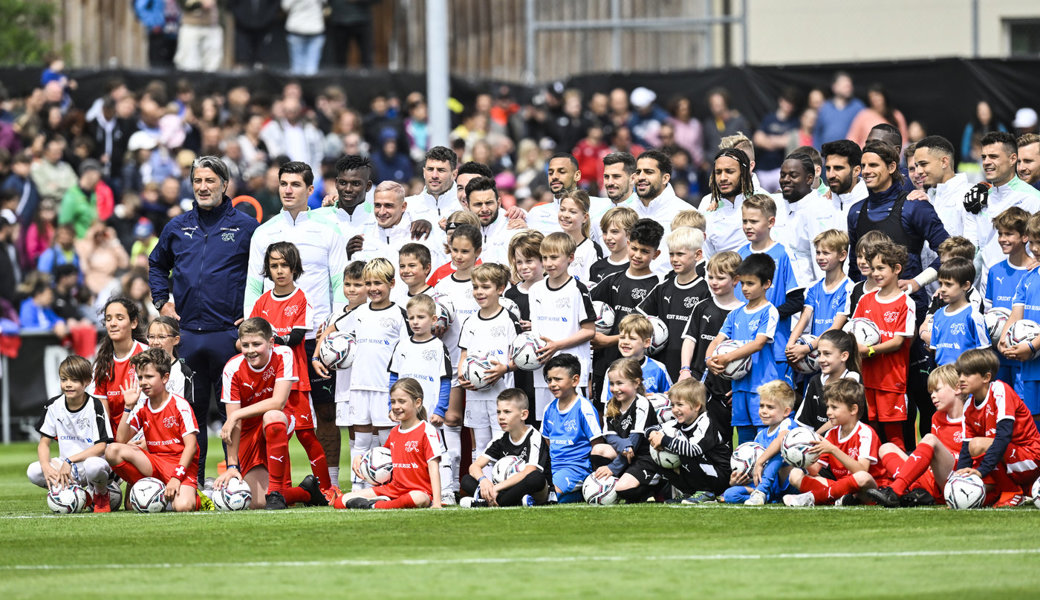 Die Fussball-Nati gab sich im einzigen öffentlichen Training volksnah