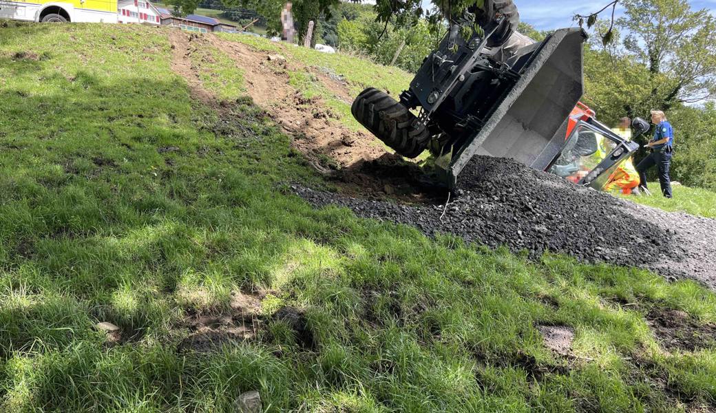 Unfall auf Baustelle: Der Fahrer wurde leicht verletzt.