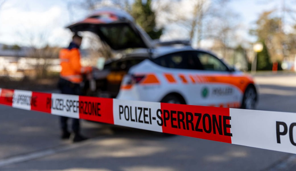 Fenstersturz: Junge Frau tödlich verletzt