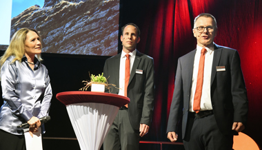 Statutenrevision und ein vergnügter Abend - Erfreuliche Generalversammlung für die Raiffeisenbank Obertoggenburg