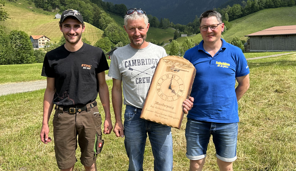 Sieger Gewehrschützen (von links): Neicel Lieberherr (Jungschütze), Hans Forrer (Vereinsresultat) und Bruno Bischof (Einzel).